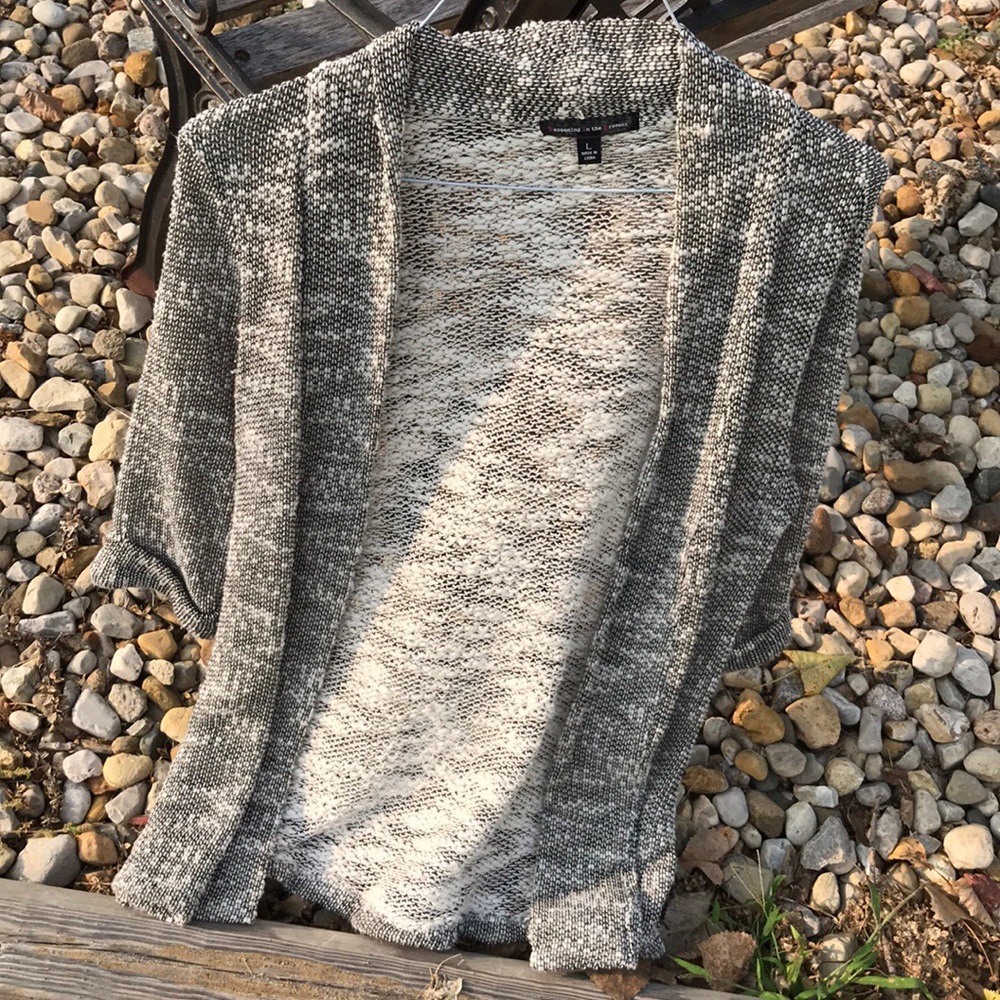 <<<SOLD TO @bethanys1999 >>>Fuzzy, Light, Sweater